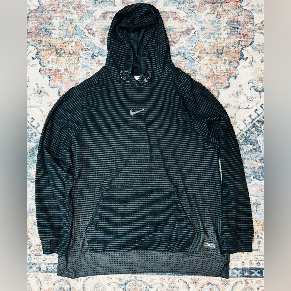 Nike pro men’s Therafit advance hoodie size XL